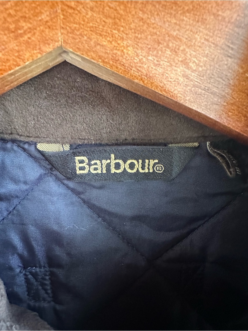 Barbour Men's Quilted Navy Vest medium - Picture 3 of 10